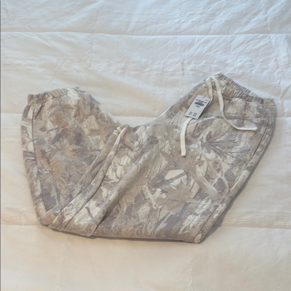 HOLLISTER Camouflage Jogger Pants